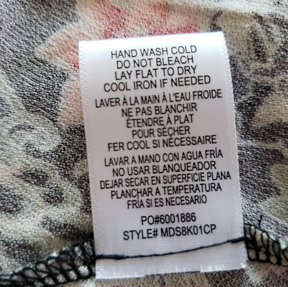 BOBEAU Faux Wrap Black Floral Print Dress
XS - Picture 8 of 8